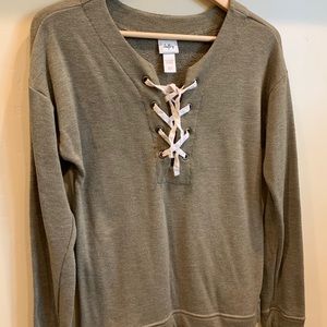 Daytrip cool green sweatshirt with tie L